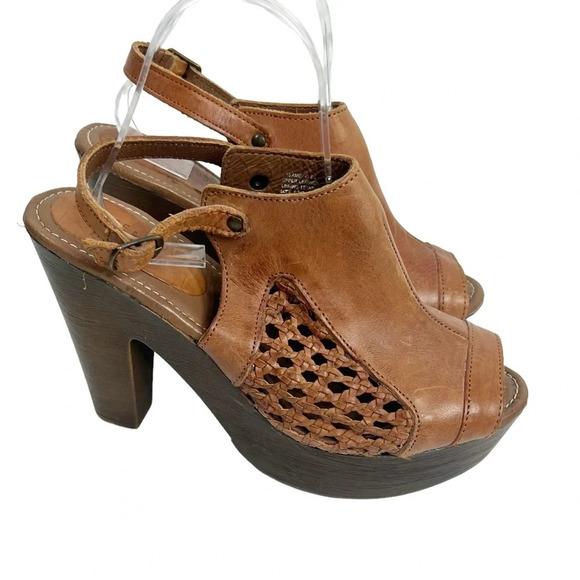 MUSSE & CLOUD by Kierg Calypso Wood Block Heel Sandal | Leather Upper - Picture 1 of 8